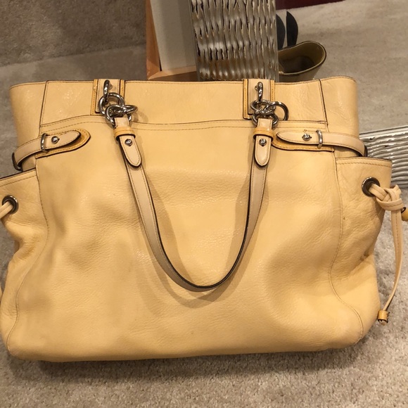 COACH PALE LEMON YELLOW LEATHER TOTE BAG - Picture 5 of 10